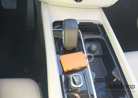 2023 Volvo Xc60 B5 Core из США, поврежденный, VIN YV4L12DV2P1254581